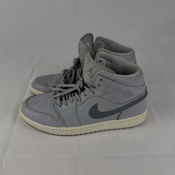 Nike Air Jordan 1 Mid Wolf Grey Men’s Size 8.5 Basketball Shoes Retro‎ OG - Picture 6 of 16